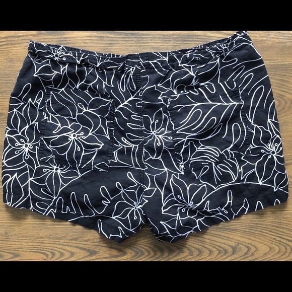 🎄 Gap Black  and white floral shorts size 12 - Picture 5 of 7